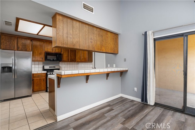 Detail Gallery Image 4 of 16 For 1000 Olive Dr #40,  Bakersfield,  CA 93308 - 2 Beds | 2 Baths