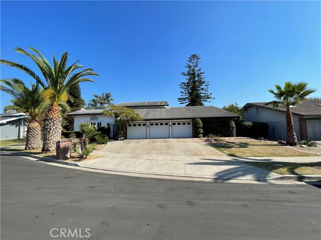 Detail Gallery Image 1 of 23 For 13652 Currie Cir, Santa Ana,  CA 92705 - 4 Beds | 2/1 Baths