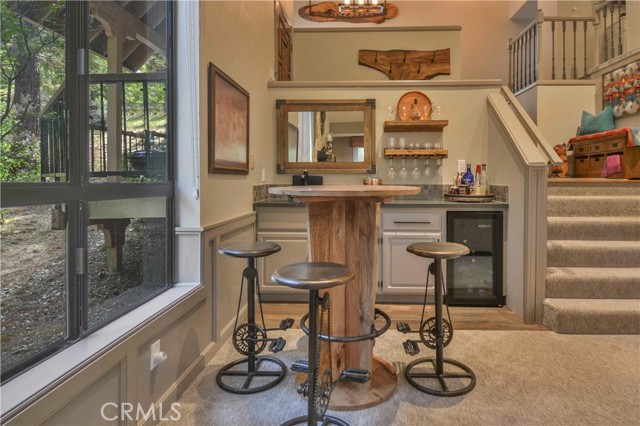 Detail Gallery Image 6 of 24 For 517 Sugar Pine Dr, Lake Arrowhead,  CA 92352 - 2 Beds | 2 Baths
