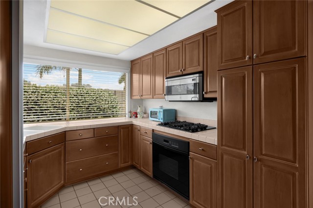 1730 Rolling Hills Drive, Fullerton CA: https://media.crmls.org/medias/c2f48fd4-1805-457f-abee-338b7b485cbd.jpg