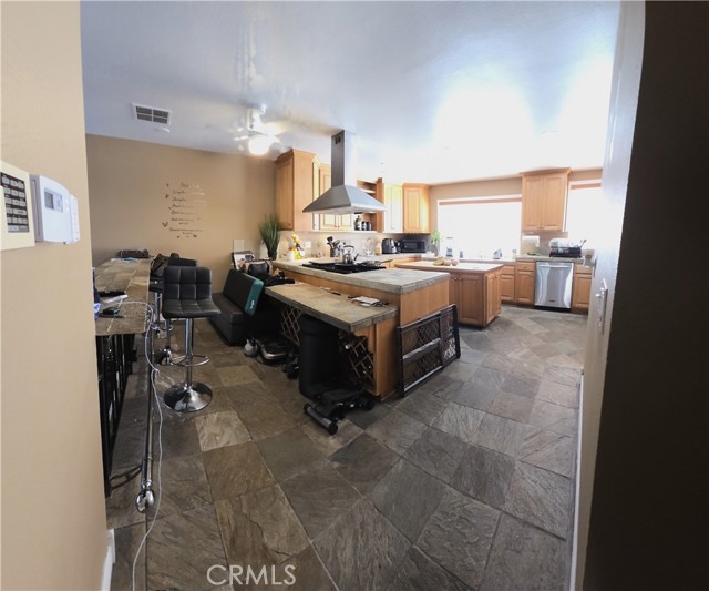 Detail Gallery Image 2 of 17 For 27657 Ironstone Dr #2,  Canyon Country,  CA 91387 - 2 Beds | 2/1 Baths