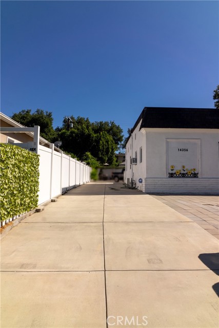 Detail Gallery Image 13 of 47 For 14356 Greenleaf St, Sherman Oaks,  CA 91423 - 3 Beds | 2/1 Baths