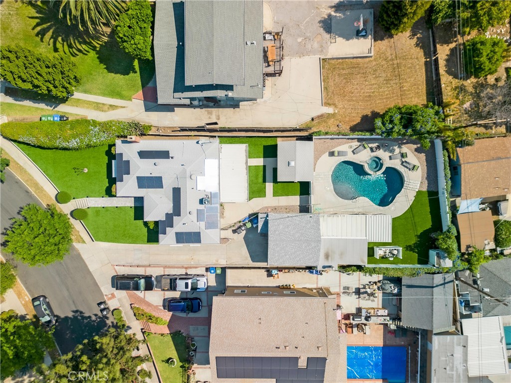 https://media.crmls.org/medias/c2f5e197-4447-41b5-9569-a101b526158a.jpg?preset=X-Large