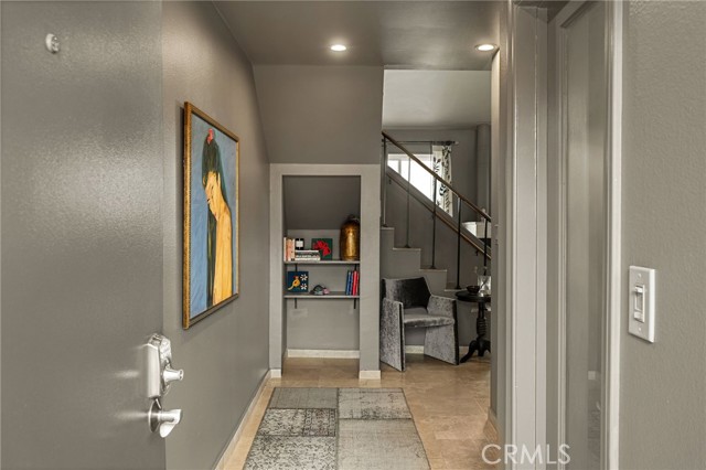 837 N West Knoll Drive, West Hollywood CA: https://media.crmls.org/medias/c2f6cb5c-0ccd-4570-9a08-021ce9e8f48a.jpg