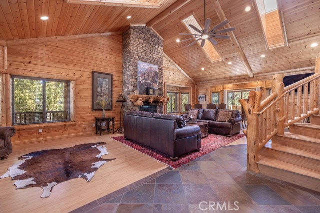 Detail Gallery Image 11 of 67 For 1046 Heritage, Big Bear City,  CA 92314 - 5 Beds | 4/1 Baths