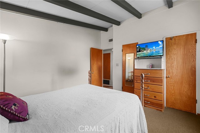 27439 Santa Clarita Road, Saugus CA: https://media.crmls.org/medias/c2f7f3de-5b23-4098-8541-febf0c19973c.jpg