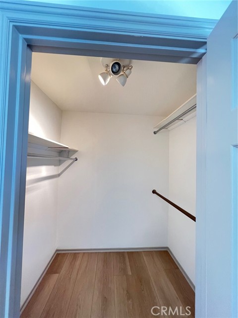Detail Gallery Image 10 of 13 For 380 W Wilson St #E105,  Costa Mesa,  CA 92627 - 3 Beds | 3 Baths