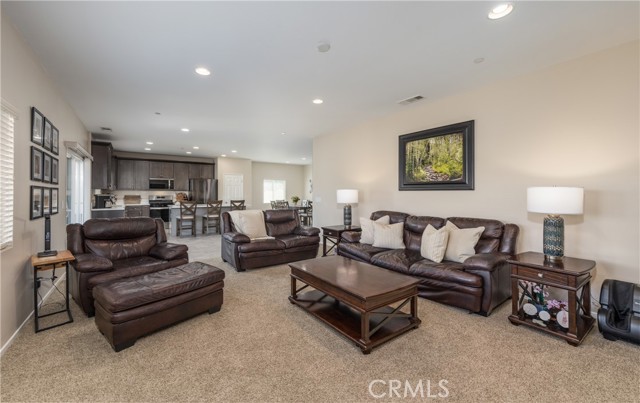 216 Colonial Drive, Calimesa CA: https://media.crmls.org/medias/c2f87cbf-3358-4579-b8b0-a6e60cc943f7.jpg