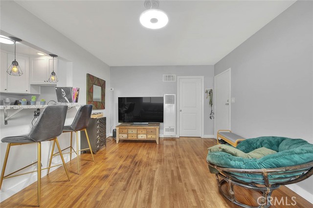 Detail Gallery Image 10 of 24 For 1280 E 4th St #1,  Long Beach,  CA 90802 - 1 Beds | 1 Baths