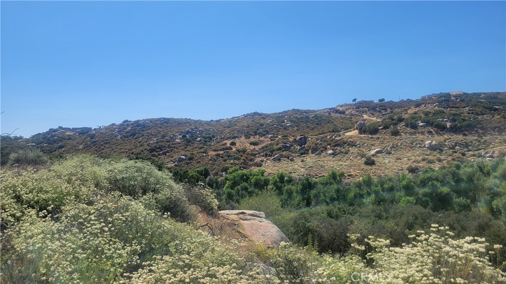 48775 Leaning Rock Court