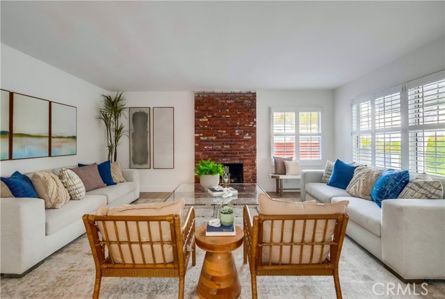 1522 W 1st Street, San Pedro CA: https://media.crmls.org/medias/c2f99c11-cd35-4ff5-b2e1-f4a27af1a895.jpg