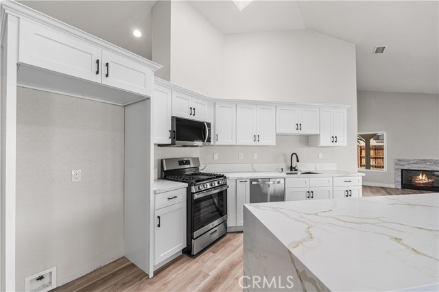 Detail Gallery Image 18 of 40 For 4009 E Avenue R13, Palmdale,  CA 93552 - 4 Beds | 2 Baths