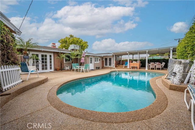 2033 E Duell Street, Glendora CA: https://media.crmls.org/medias/c2fb4021-7fab-481d-9854-7f7c391fba17.jpg