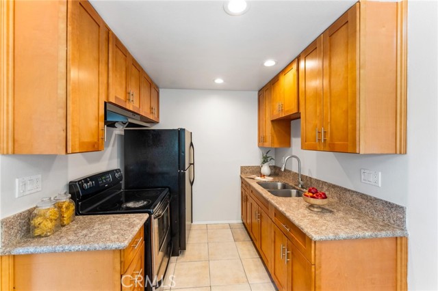 5535 Ackerfield Avenue, Long Beach CA: https://media.crmls.org/medias/c2fbc15b-a4b3-416e-8d32-3b8ea0f60a5c.jpg