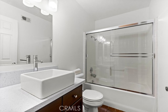 Detail Gallery Image 10 of 12 For 3521 E Berkshire Ct #B,  Orange,  CA 92869 - 2 Beds | 2 Baths