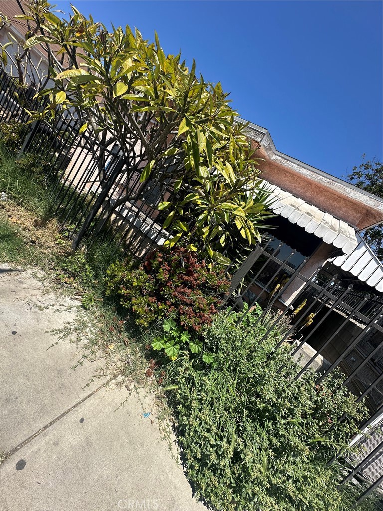 MLS #DW25111913 img 2