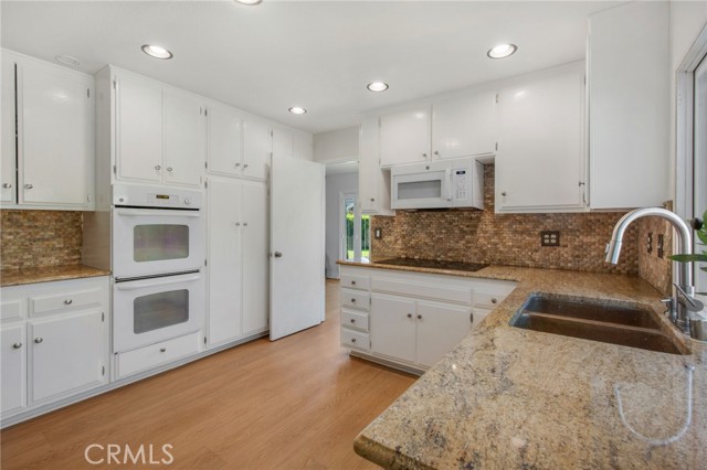 Detail Gallery Image 13 of 24 For 21041 Strathmoor Ln, Huntington Beach,  CA 92646 - 3 Beds | 2 Baths