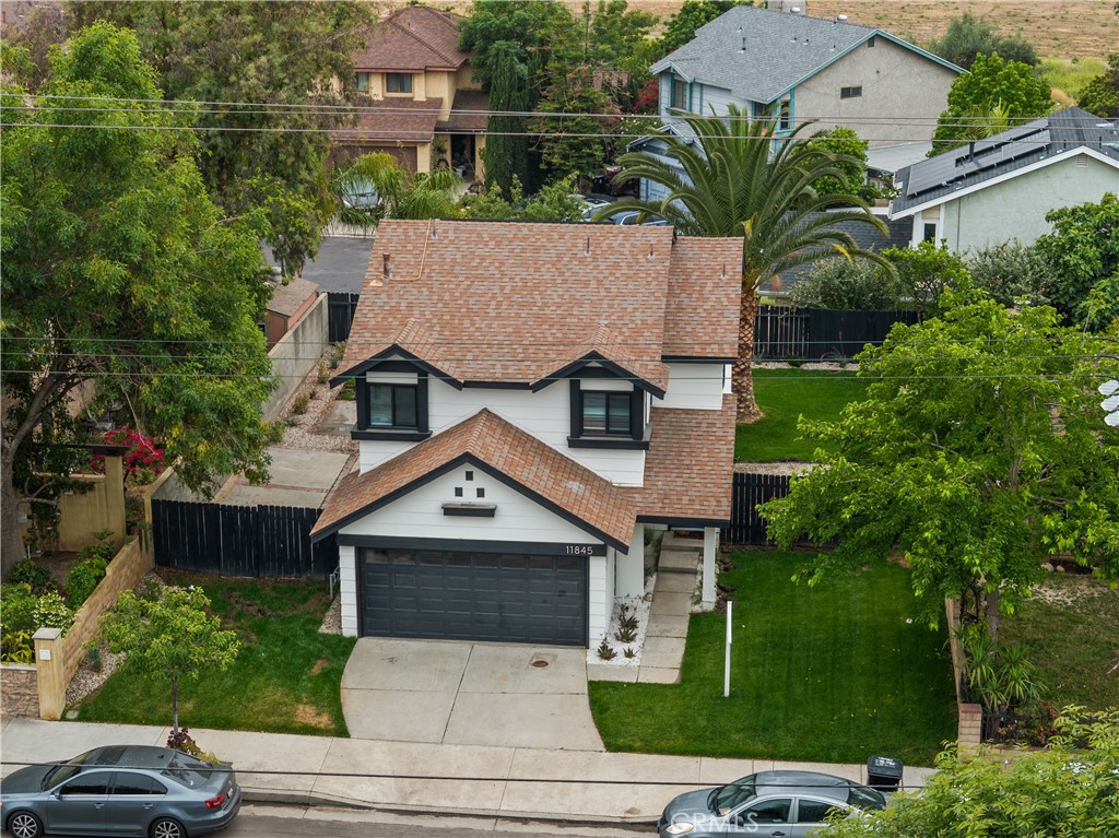 https://media.crmls.org/medias/c2fe1427-5abb-4d43-9c14-1a774dc9539c.jpg?preset=X-Large