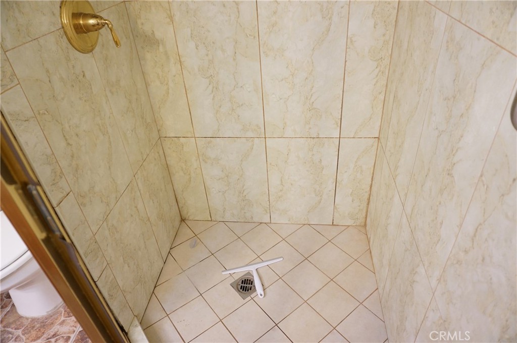 https://media.crmls.org/medias/c2fe3643-daf8-4a0b-8709-6dd1282e3f9d.jpg?preset=X-Large
