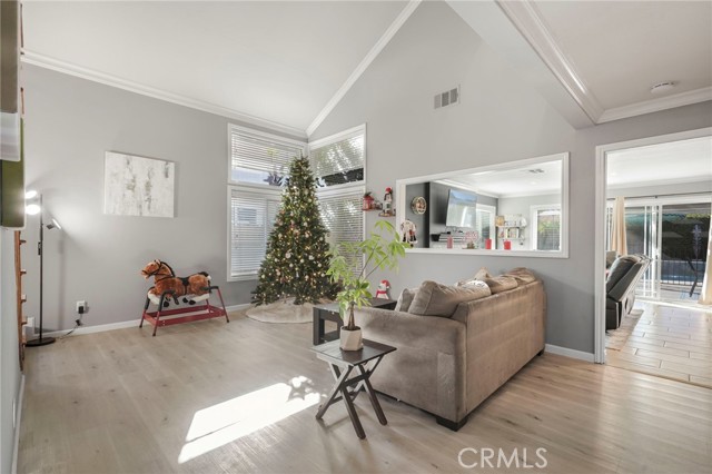 Detail Gallery Image 5 of 43 For 3670 Windstorm Way, Riverside,  CA 92503 - 4 Beds | 2/1 Baths