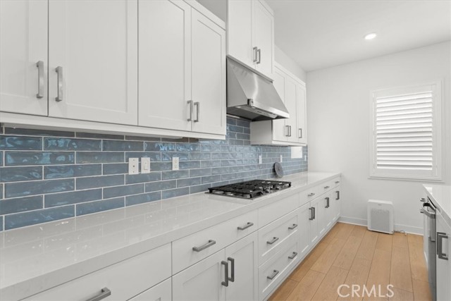 352 Merit, Irvine CA: https://media.crmls.org/medias/c2fe627d-3f3f-49da-8af2-80c0357bded5.jpg