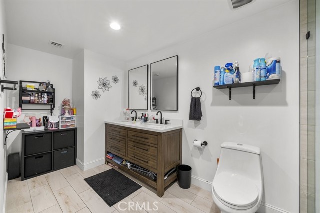 2556 W Avenue N 4, Palmdale CA: https://media.crmls.org/medias/c2ff9e9a-e878-4fce-8a02-172d2529c75d.jpg