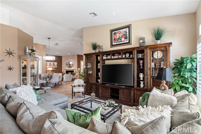 Detail Gallery Image 10 of 67 For 44316 Silver Canyon Lane, Palm Desert,  CA 92260 - 3 Beds | 2/1 Baths