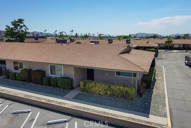 615 S Palm Avenue, Hemet CA: https://media.crmls.org/medias/c300843b-91c6-41cd-93a5-5e3d58917bea.jpg