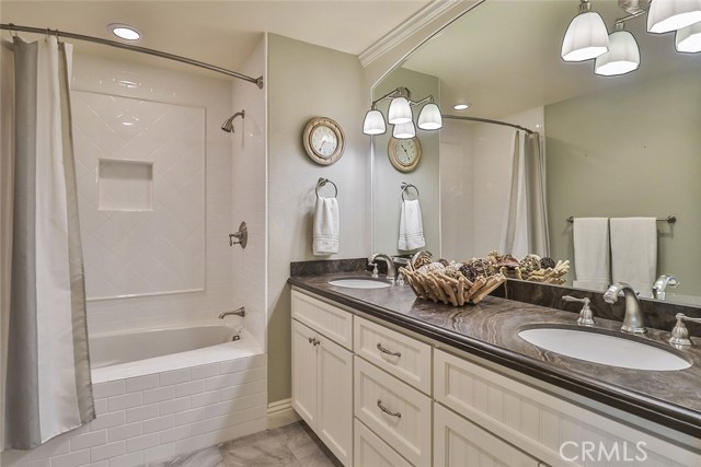 11583 Flowerwood Court, Moorpark CA: https://media.crmls.org/medias/c300a1ea-9a2c-447f-ae57-7a7aa6dcf360.jpg
