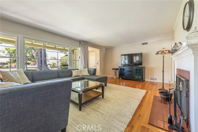 Detail Gallery Image 7 of 34 For 3845 Westwood Dr, Riverside,  CA 92504 - 3 Beds | 2 Baths