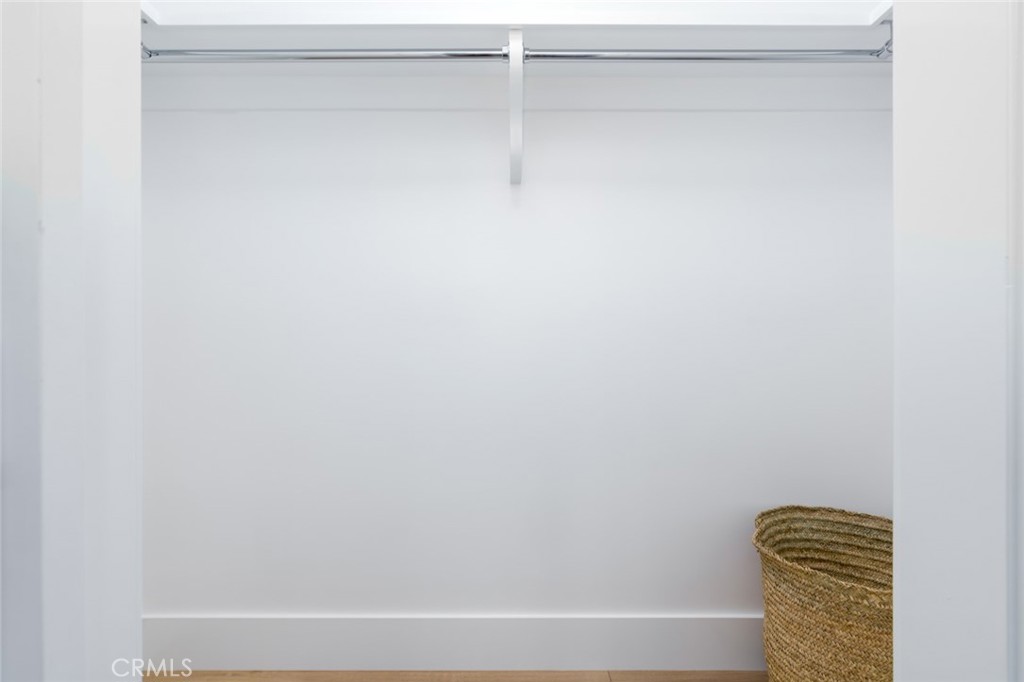 https://media.crmls.org/medias/c301316a-ba5f-47f4-a7ad-490dbaa9ca1c.jpg?preset=X-Large