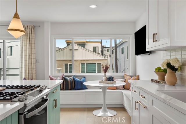 212 41st Street, Manhattan Beach, California 90266, ,Residential Income,Sold,41st,SB23072374
