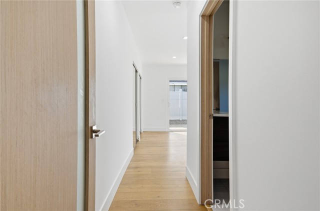 Detail Gallery Image 17 of 57 For 6015 Laurelgrove, North Hollywood,  CA 91606 - 5 Beds | 5 Baths