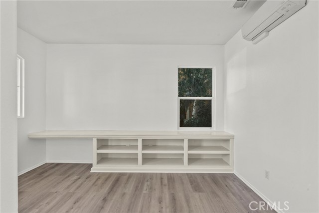 Detail Gallery Image 9 of 43 For 19914 via Joyce Dr, Saugus,  CA 91350 - 3 Beds | 2 Baths