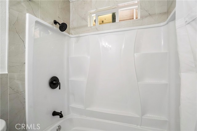 1003 W Myrtle Street, Santa Ana CA: https://media.crmls.org/medias/c303a0e3-bc0b-433a-a216-78540671247e.jpg
