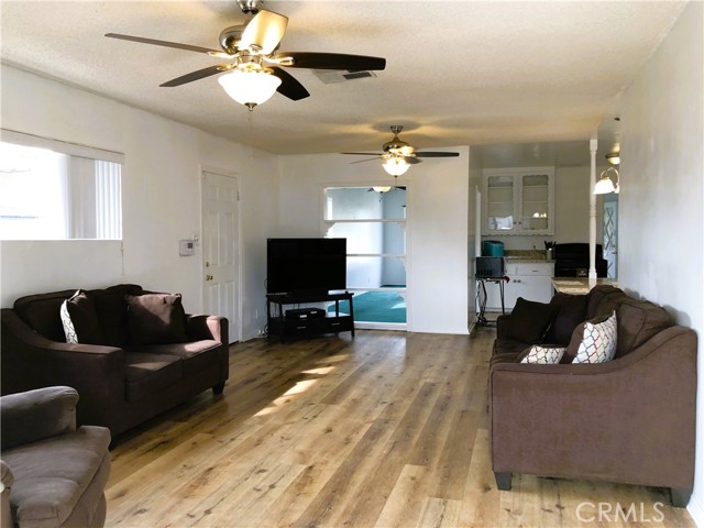 Detail Gallery Image 18 of 42 For 8808 Olive, Bellflower,  CA 90706 - 3 Beds | 2 Baths