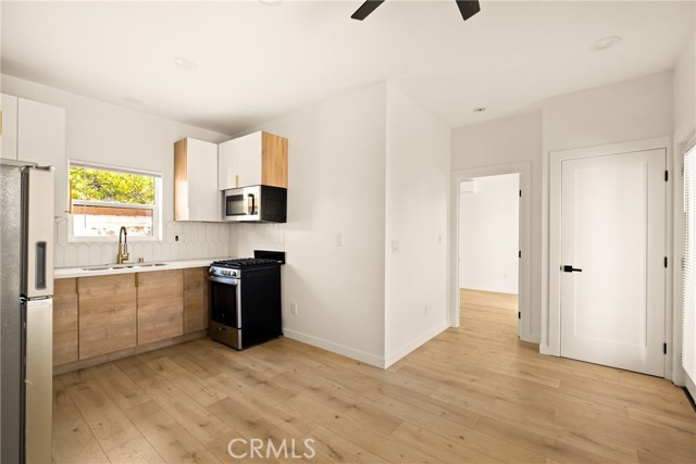 2920 Bancroft Street, San Diego CA: https://media.crmls.org/medias/c3041460-3fc5-4997-b8fd-1c29c2dc7d42.jpg