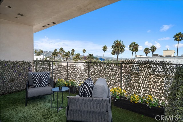 Detail Gallery Image 7 of 24 For 432 N Oakhurst Dr #503,  Beverly Hills,  CA 90210 - 2 Beds | 2/1 Baths