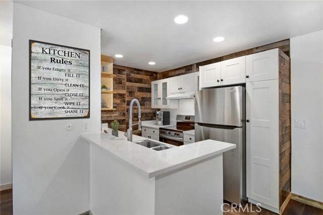 Detail Gallery Image 4 of 21 For 23663 Park Capri #115,  Calabasas,  CA 91302 - 1 Beds | 1 Baths