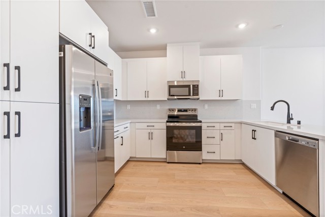 Detail Gallery Image 25 of 38 For 8444 Milk Thistle, Chino,  CA 91708 - 4 Beds | 4 Baths