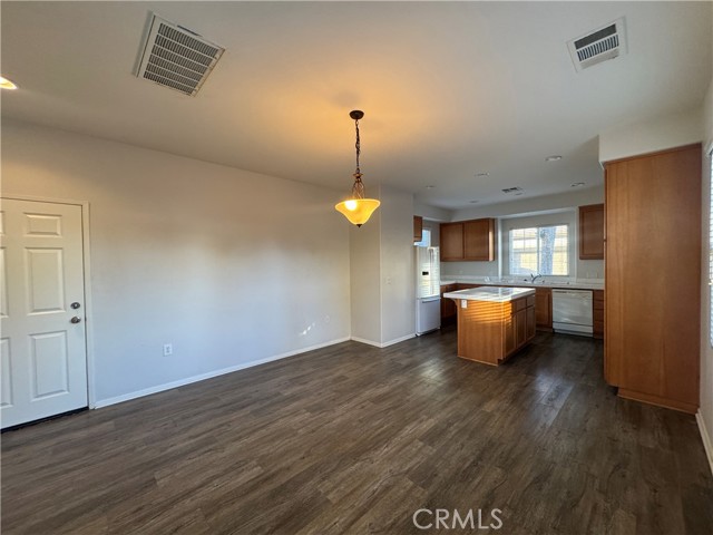 Detail Gallery Image 4 of 59 For 22327 Blue Lupine, Grand Terrace,  CA 92313 - 3 Beds | 2/1 Baths