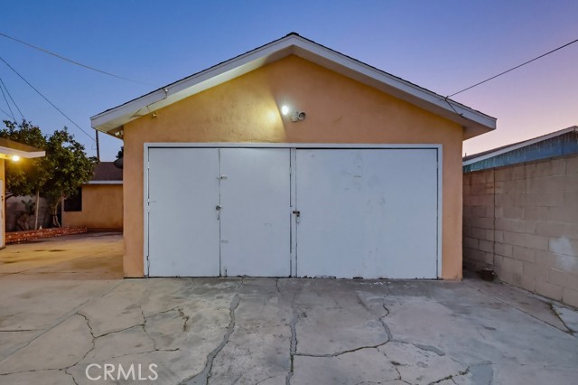4322 W 105th Street, Inglewood CA: https://media.crmls.org/medias/c3062fe1-0864-4f40-9aeb-cef13ca67a67.jpg