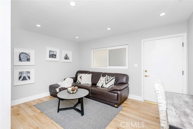 5923 Etiwanda Avenue, Tarzana CA: https://media.crmls.org/medias/c306b251-6513-4037-86a7-17ce56786502.jpg