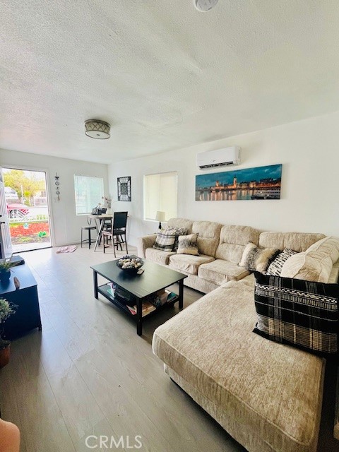 Detail Gallery Image 8 of 10 For 715 Goodman St, Bakersfield,  CA 93305 - 2 Beds | 1 Baths