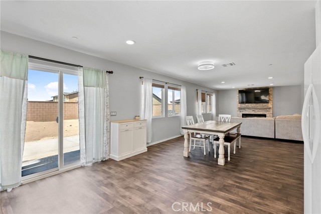 Detail Gallery Image 12 of 52 For 11832 Espola Pl, Victorville,  CA 92392 - 4 Beds | 3 Baths