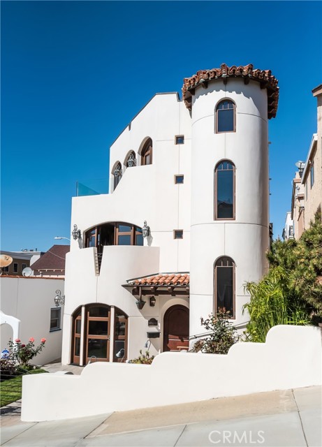 Detail Gallery Image 2 of 19 For 221 30th St, Manhattan Beach,  CA 90266 - 4 Beds | 4/1 Baths