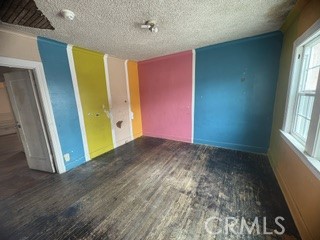 https://media.crmls.org/medias/c3073780-e8ab-4e7a-8c18-5135bab25b88.jpg?preset=X-Large