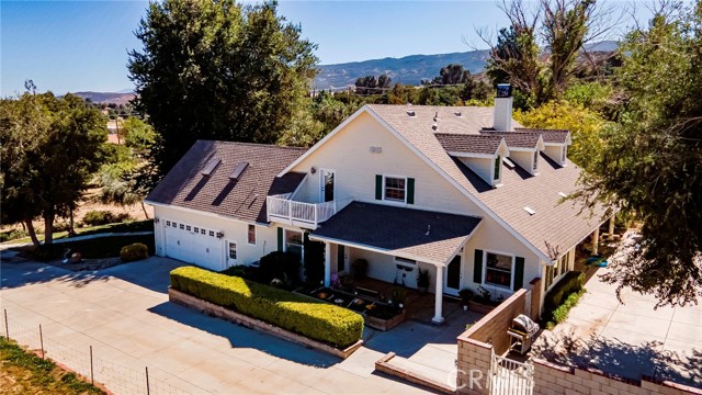 Detail Gallery Image 2 of 41 For 40065 90th St, Leona Valley,  CA 93551 - 5 Beds | 5/1 Baths