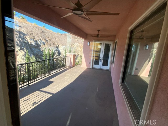 17190 Small Canyon Lane, Riverside CA: https://media.crmls.org/medias/c30959fa-2d7b-4989-9bfc-16c55d44d15c.jpg