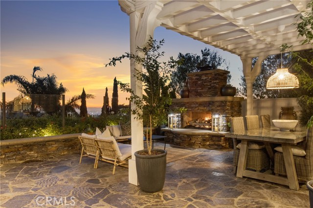 33 Renata, Newport Coast CA: https://media.crmls.org/medias/c309eb9e-14d3-4e16-aaa0-4af7f067607e.jpg